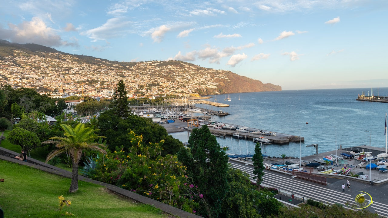 Vista da baía do Funchal, Madeira, Portugal