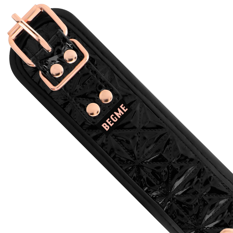 BEGME - BLACK EDITION COLAR EM COURO VEGANO COM FORRO EM NEOPRENO