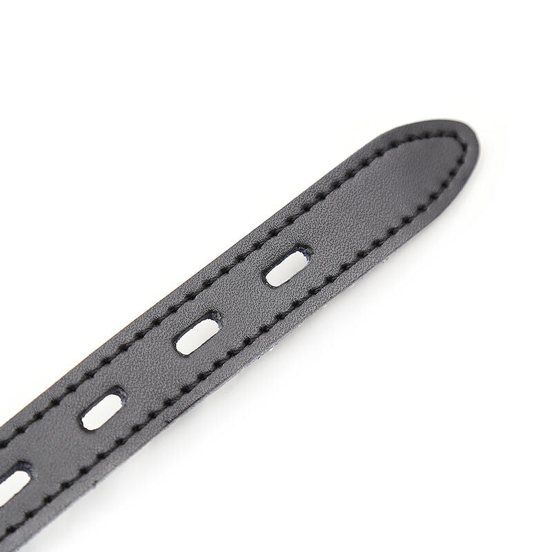 OHMAMA FETISH - MORDAZA DE BOLA DE SILICONA COM CINTO DE COURO (CADEADO INCLUÍDO)