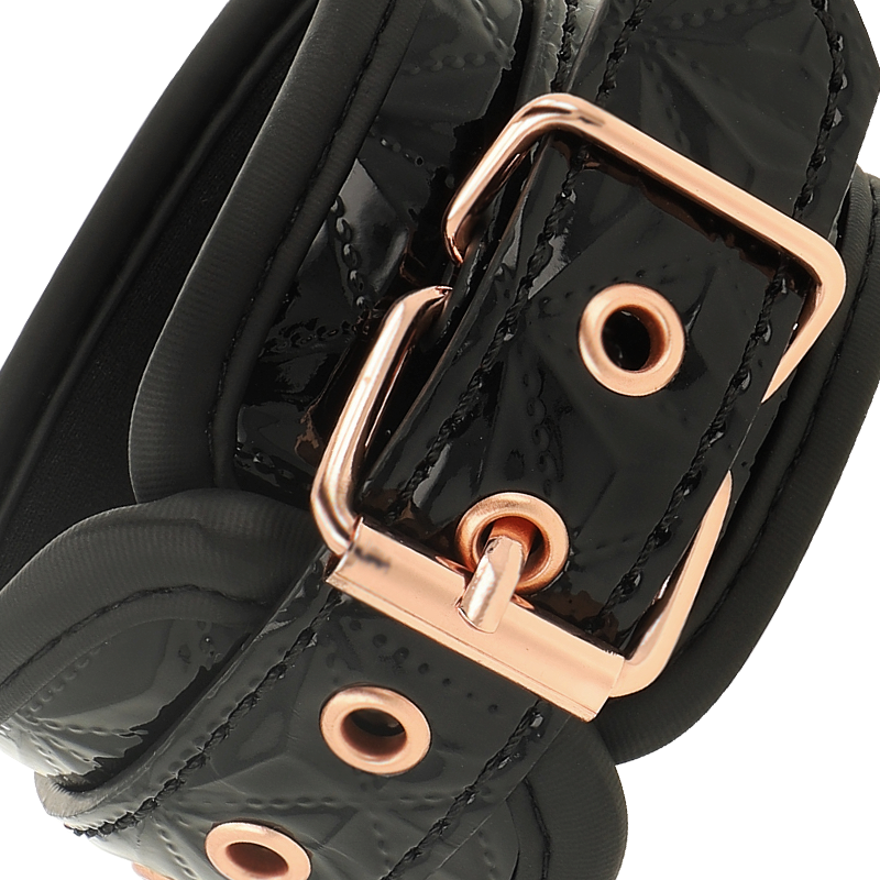 COQUETTE CHIC DESIRE - BLACK EDITION ALGEMAS PARA MÃOS COM FORRO EM NEOPRENO
