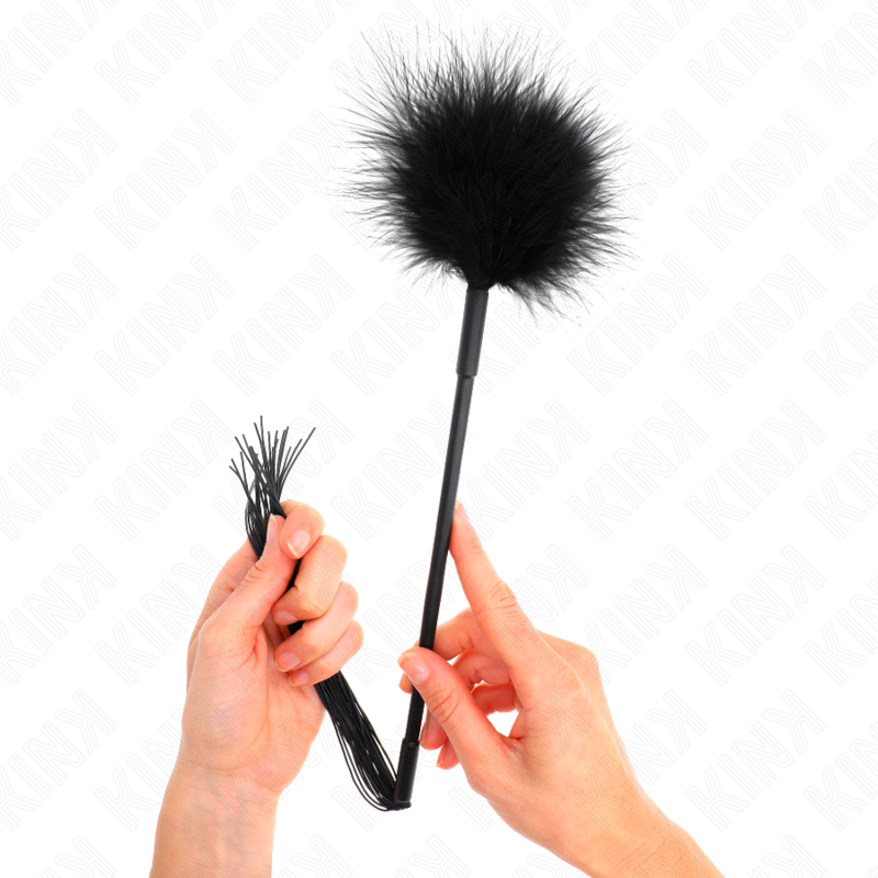 KINK - CHICOTE EM SILICONE COM PLUMAS PARA COSQUINHAS 47 CM
